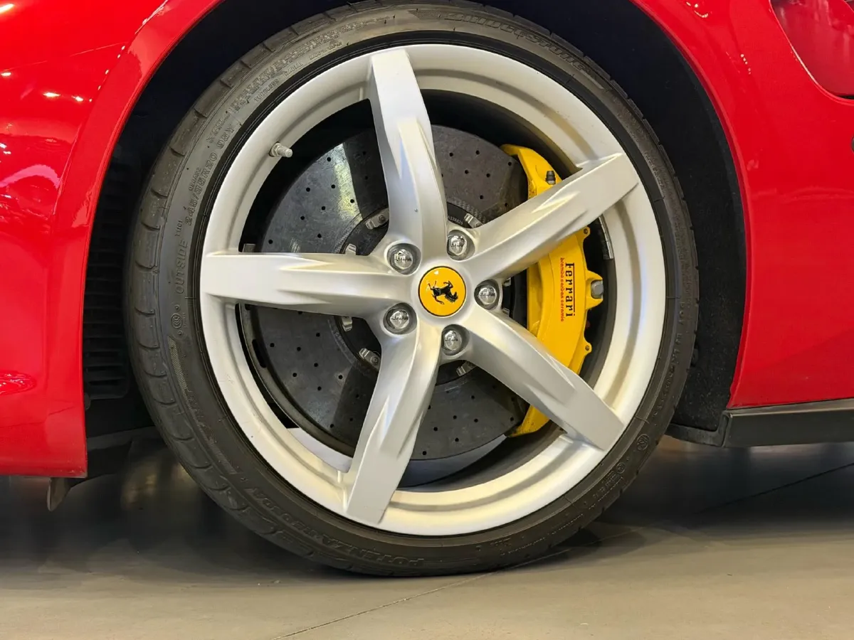 2017 Ferrari GTC4 Lusso 3.9T 609HP V8 7DCT,autocango,china used car exporter,china ev exporter,chinese used car exporter,chinese used ev exporter