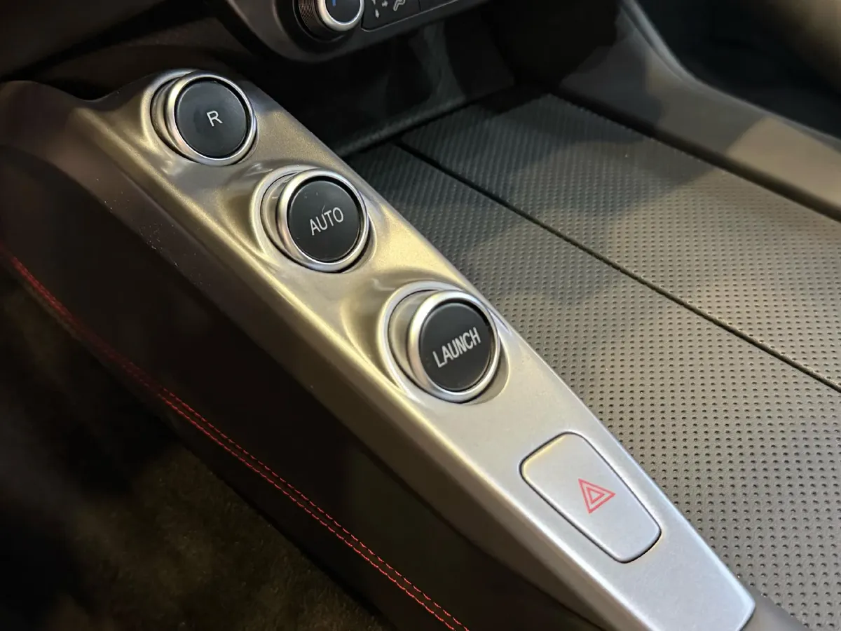 2017 Ferrari GTC4 Lusso 3.9T 609HP V8 7DCT,autocango,china used car exporter,china ev exporter,chinese used car exporter,chinese used ev exporter