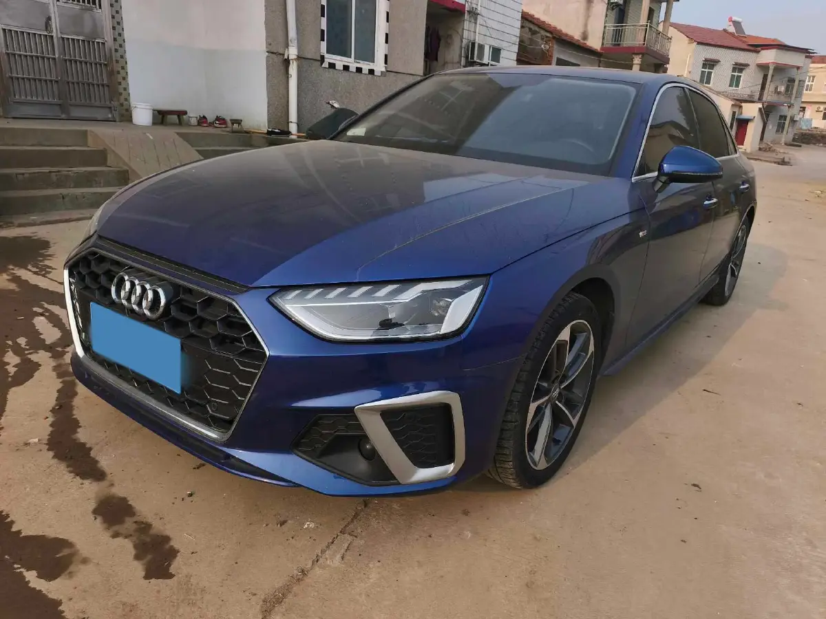 2022 Audi A4L 2.0T 190HP L4 7DCT