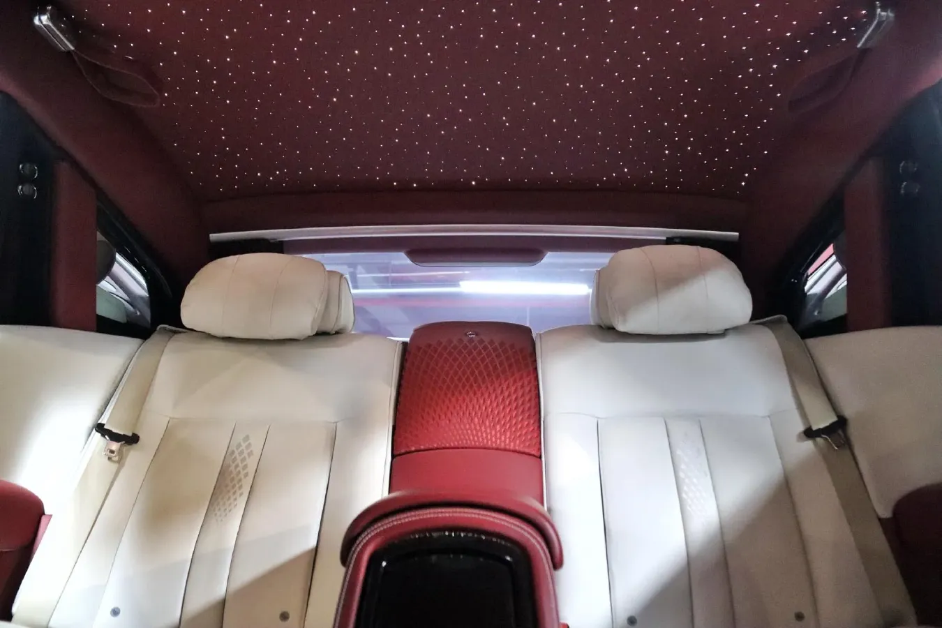 2016 Rolls-Royce Phantom 6.7L 460HP V12 8AT,autocango,china used car exporter,china ev exporter,chinese used car exporter,chinese used ev exporter