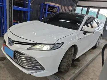 2019 Toyota Camry 2.5L 178HP L4 E-CVT Hybrid