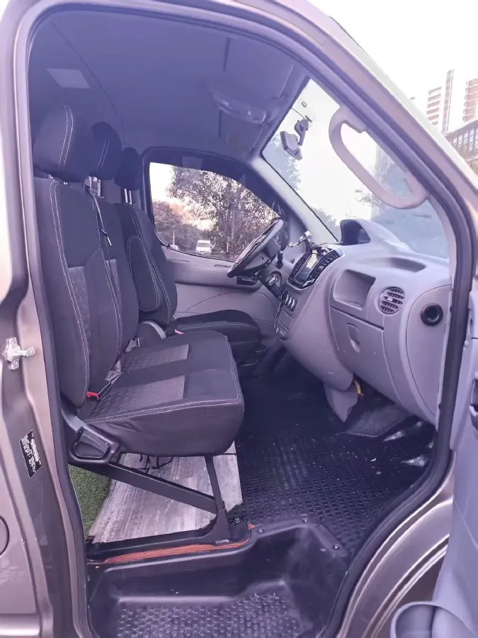 2018 MAXUS XinTu V80 2.5T 136HP L4 6AMT,autocango,china used car exporter,china ev exporter,chinese used car exporter,chinese used ev exporter