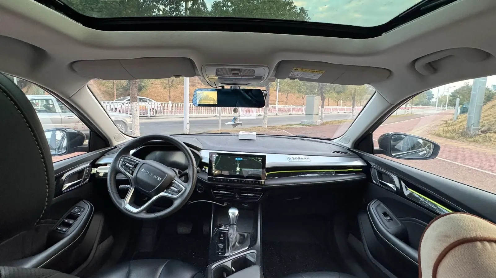 2021 Roewe i5 1.5L 120HP L4 CVT,autocango,china used car exporter,china ev exporter,chinese used car exporter,chinese used ev exporter