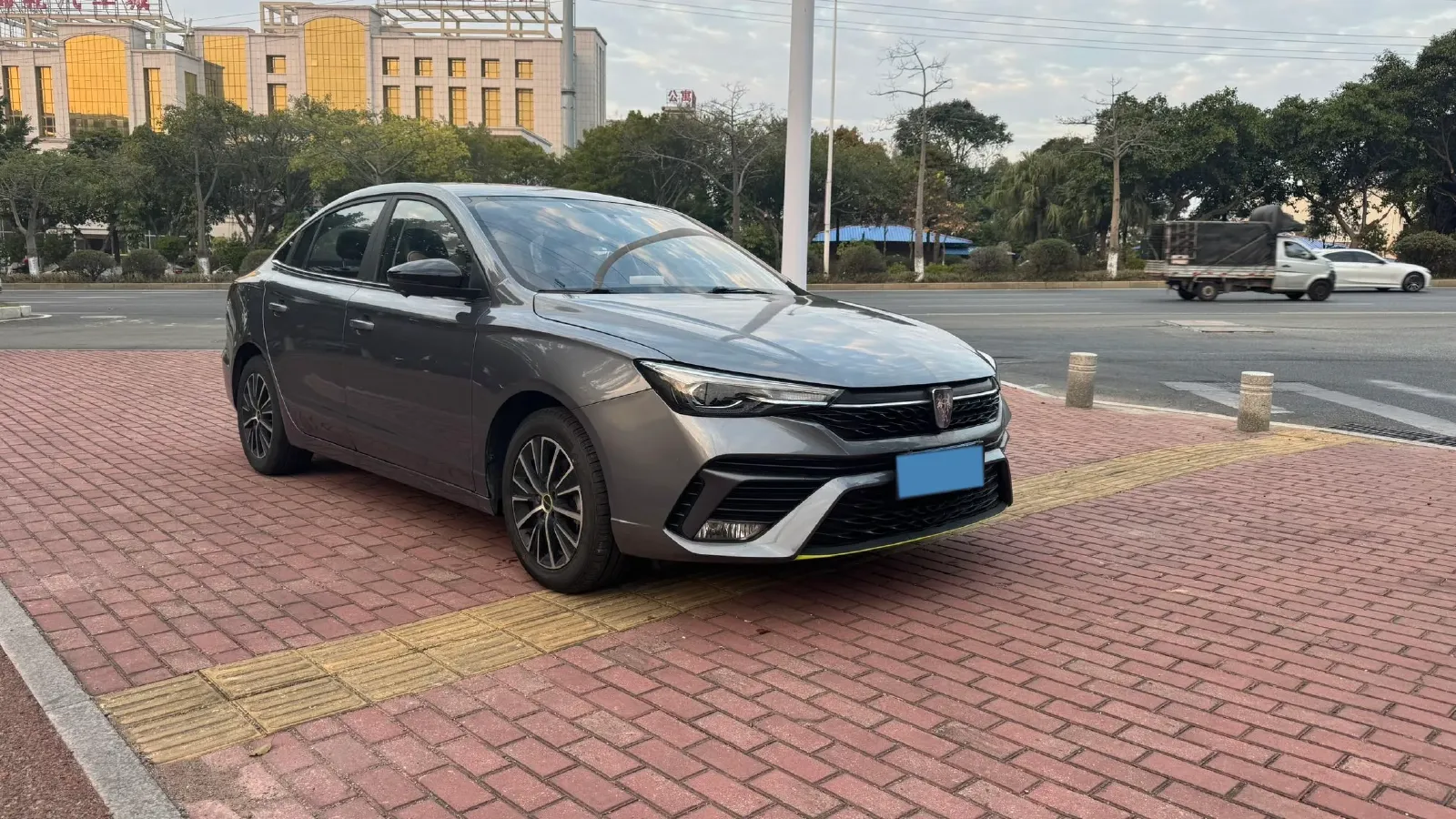 2021 Roewe i5 1.5L 120HP L4 CVT,autocango,china used car exporter,china ev exporter,chinese used car exporter,chinese used ev exporter