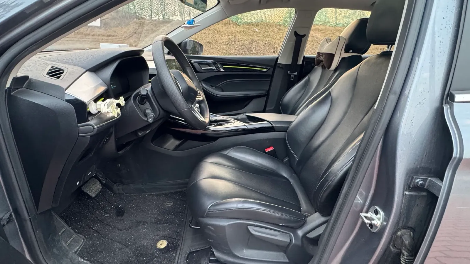 2021 Roewe i5 1.5L 120HP L4 CVT,autocango,china used car exporter,china ev exporter,chinese used car exporter,chinese used ev exporter