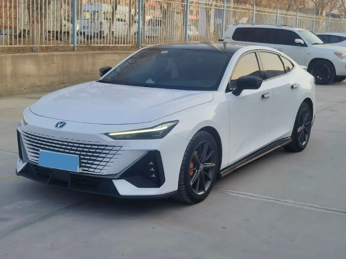 2022 ChangAn UNI-V 1.5T 188HP L4 7DCT