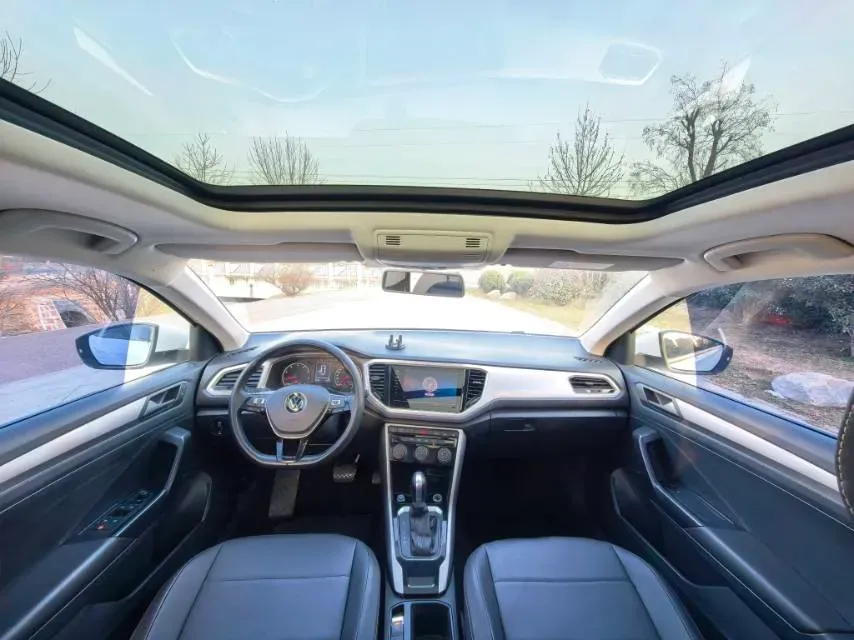 2022 Volkswagen T-Roc 1.4T 150HP L4 7DCT,autocango,china used car exporter,china ev exporter,chinese used car exporter,chinese used ev exporter