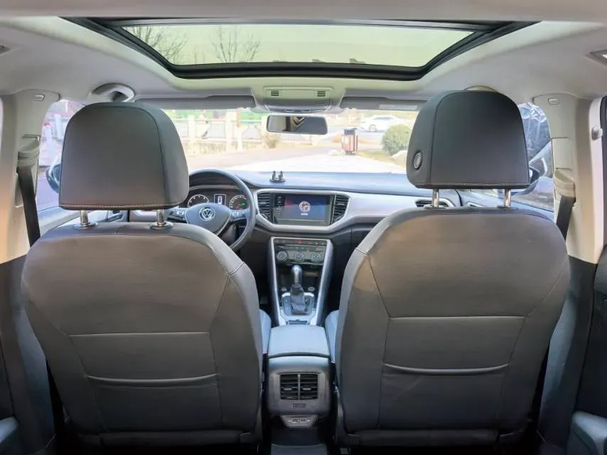 2022 Volkswagen T-Roc 1.4T 150HP L4 7DCT,autocango,china used car exporter,china ev exporter,chinese used car exporter,chinese used ev exporter