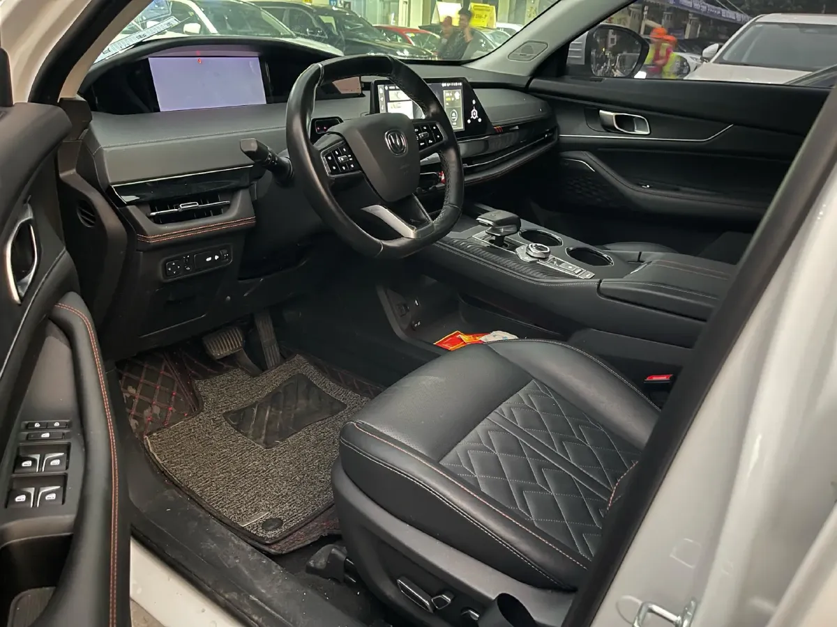 2021 ChangAn UNI-K 2.0T 233HP L4 8AT,autocango,china used car exporter,china ev exporter,chinese used car exporter,chinese used ev exporter