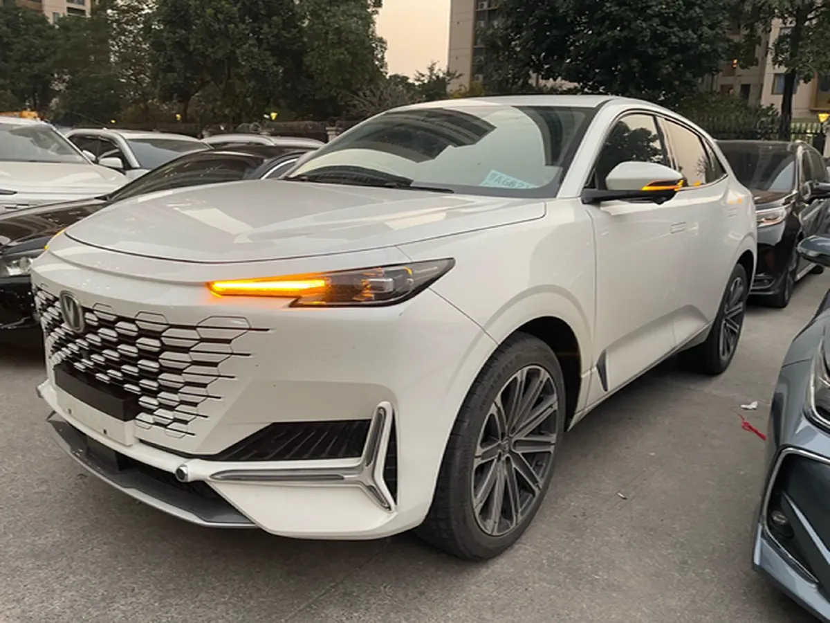 2021 ChangAn UNI-K 2.0T 233HP L4 8AT,autocango,china used car exporter,china ev exporter,chinese used car exporter,chinese used ev exporter