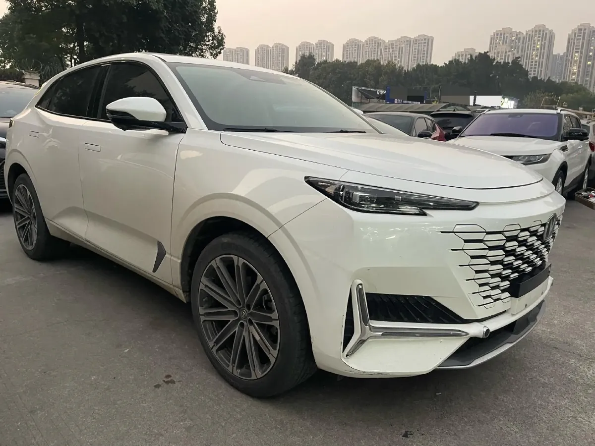 2021 ChangAn UNI-K 2.0T 233HP L4 8AT,autocango,china used car exporter,china ev exporter,chinese used car exporter,chinese used ev exporter