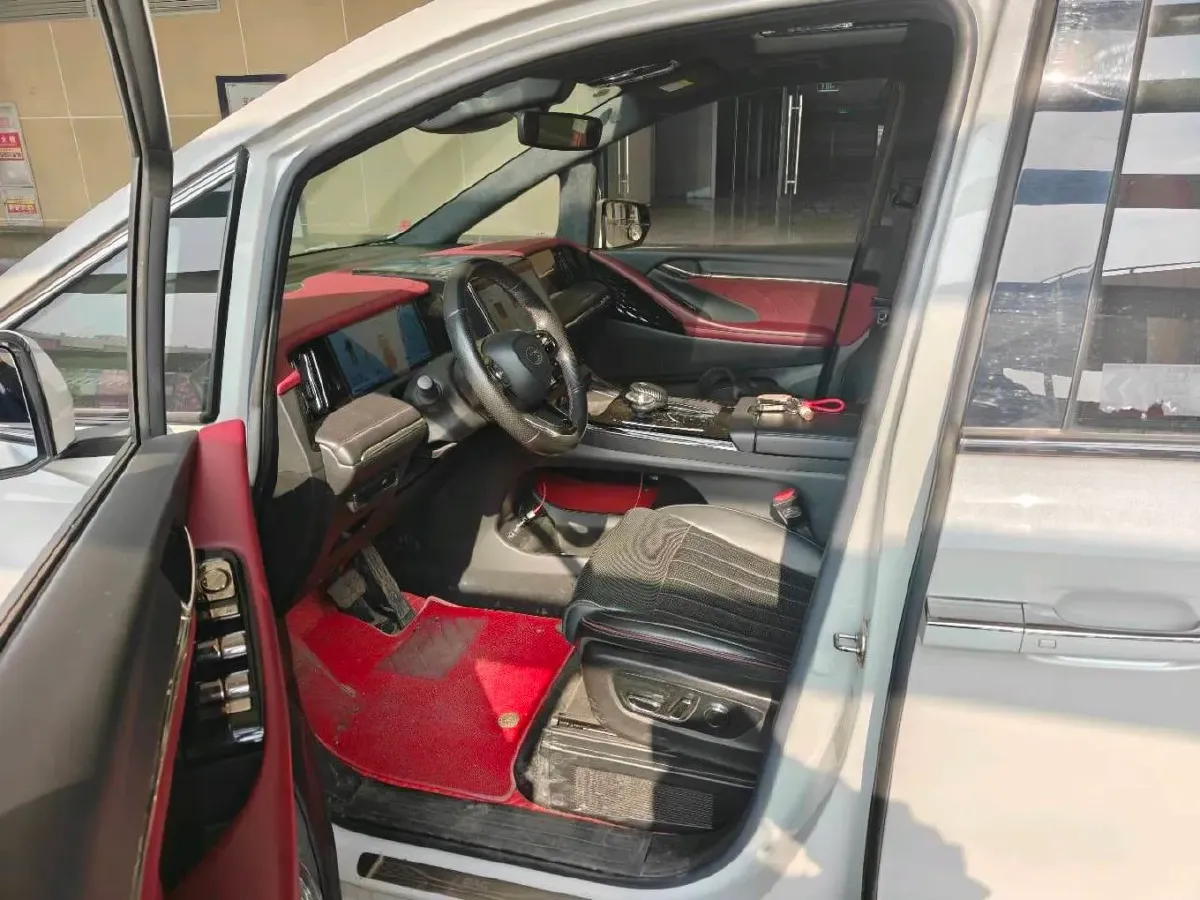 2023 GAC Trumpchi M8 2.0T 252HP L4 8AT,autocango,china used car exporter,china ev exporter,chinese used car exporter,chinese used ev exporter