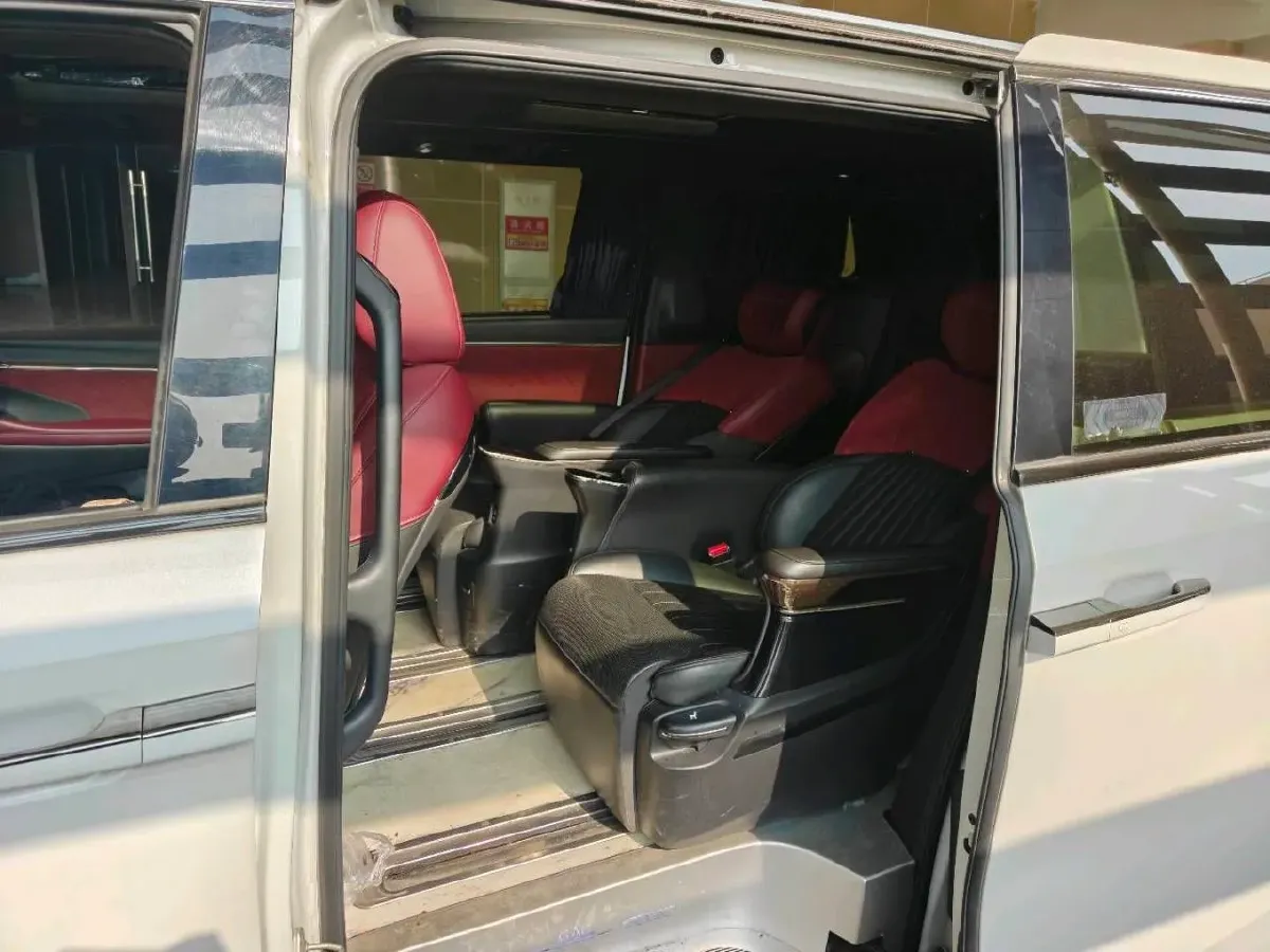 2023 GAC Trumpchi M8 2.0T 252HP L4 8AT,autocango,china used car exporter,china ev exporter,chinese used car exporter,chinese used ev exporter