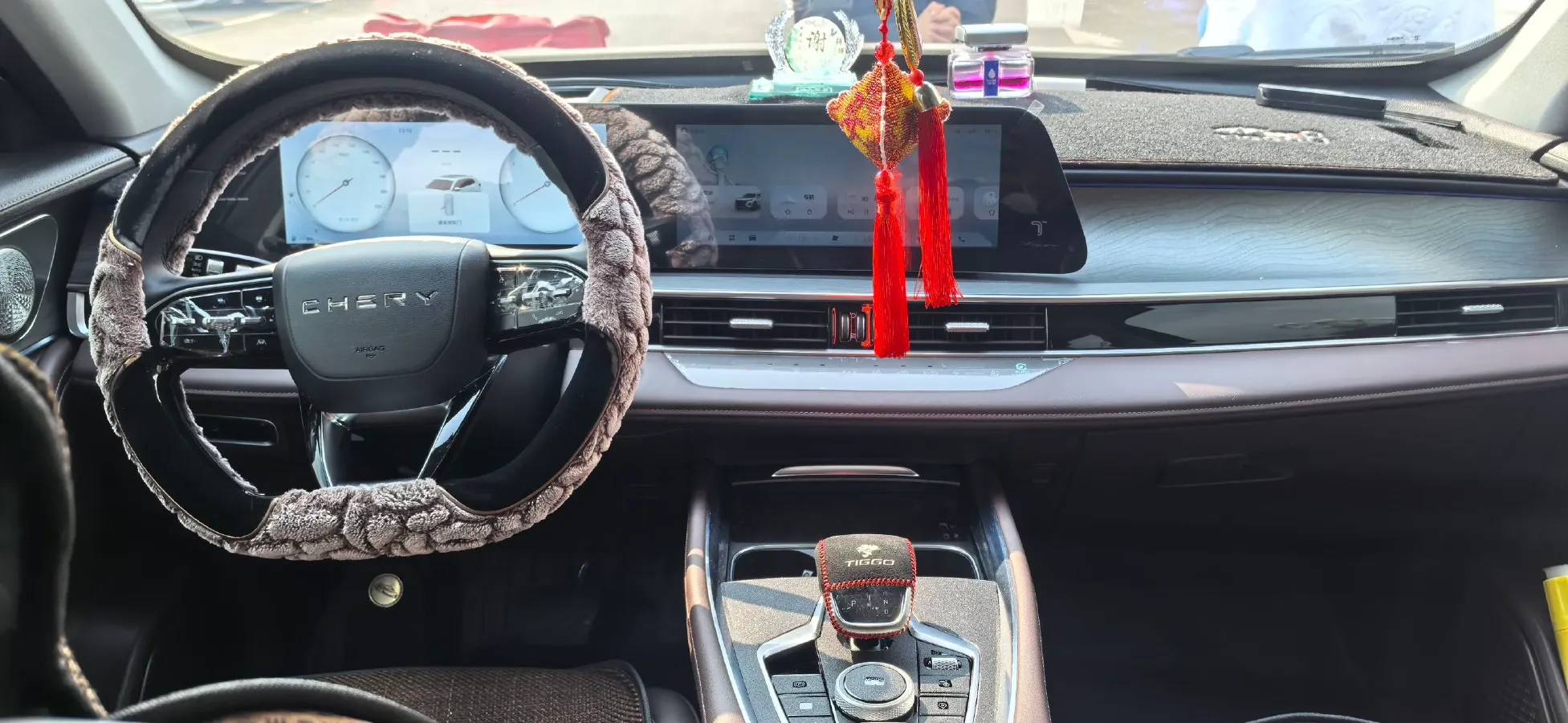 2024 Chery Tiggo 8 PRO 2.0T 254HP L4 7DCT,autocango,china used car exporter,china ev exporter,chinese used car exporter,chinese used ev exporter