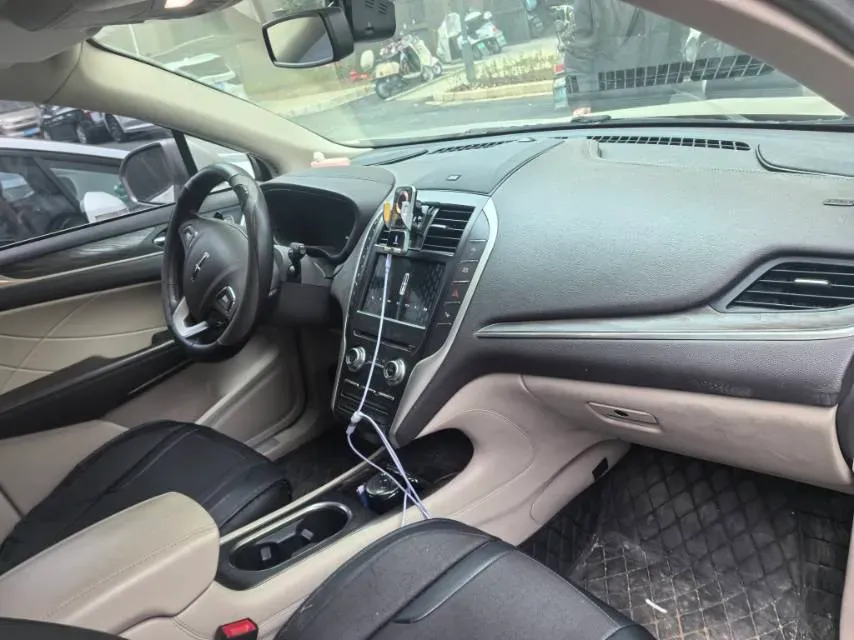 2018 Lincoln MKC 2.0T 203HP L4 6AT,autocango,china used car exporter,china ev exporter,chinese used car exporter,chinese used ev exporter