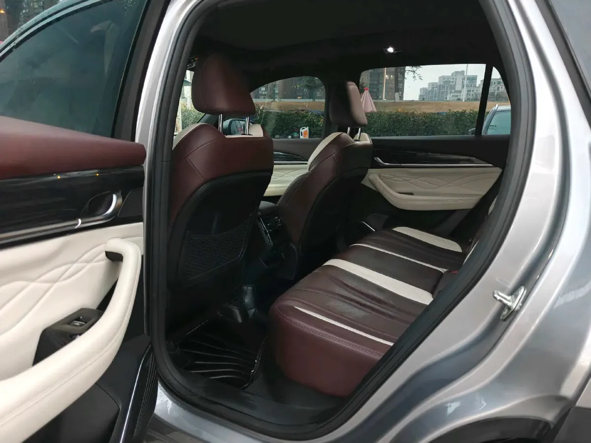 2021 Geely Monjaro 2.0T 218HP L4 7DCT,autocango,china used car exporter,china ev exporter,chinese used car exporter,chinese used ev exporter