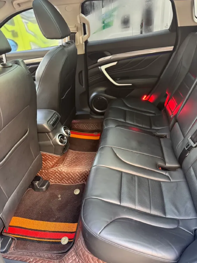 2017 WEY VV7 2.0T 234HP L4 7DCT,autocango,china used car exporter,china ev exporter,chinese used car exporter,chinese used ev exporter