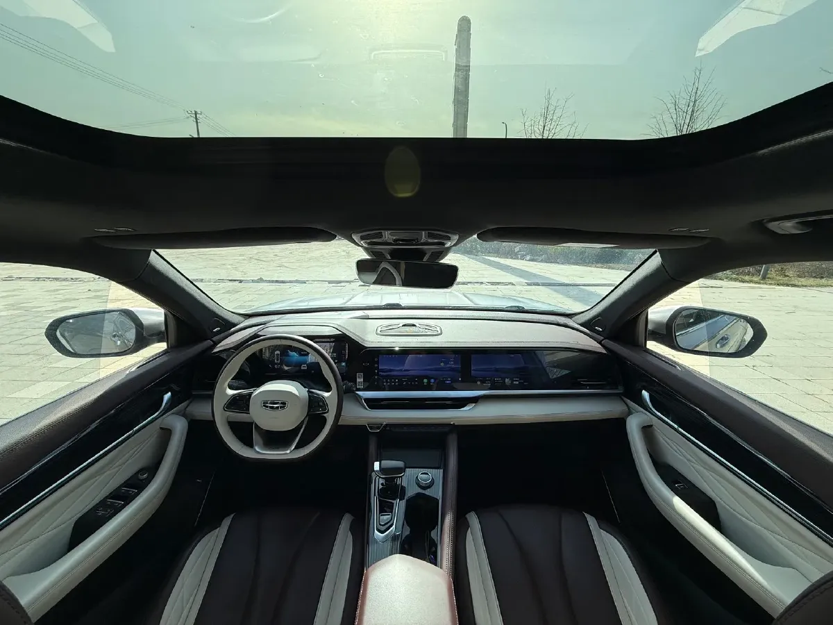 2021 Geely Monjaro 2.0T 218HP L4 7DCT,autocango,china used car exporter,china ev exporter,chinese used car exporter,chinese used ev exporter