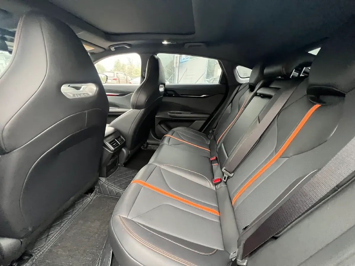 2023 ChangAn UNI-V 1.5T 188HP L4 7DCT,autocango,china used car exporter,china ev exporter,chinese used car exporter,chinese used ev exporter