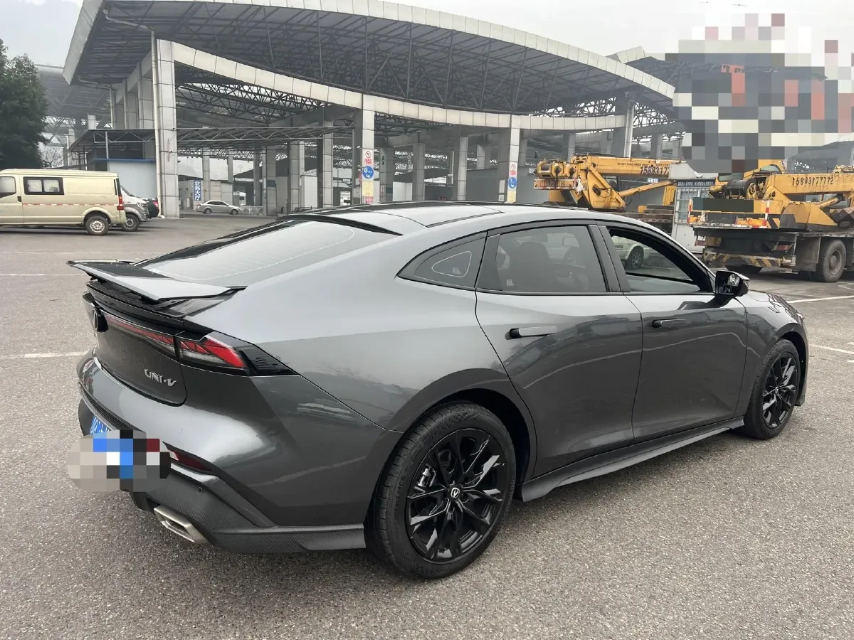 2023 ChangAn UNI-V 1.5T 188HP L4 7DCT,autocango,china used car exporter,china ev exporter,chinese used car exporter,chinese used ev exporter