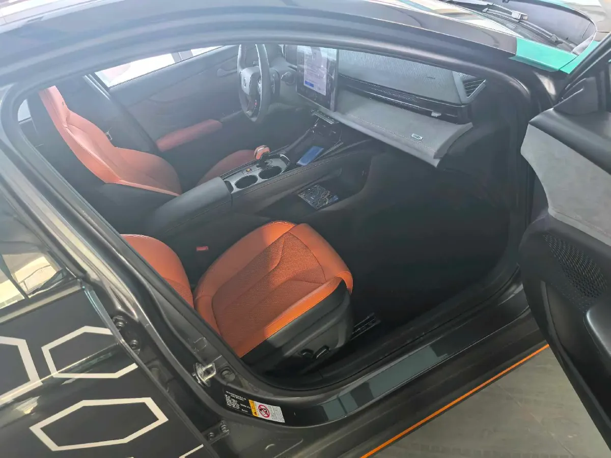 2025 ChangAn UNI-V 2.0T 245HP L4 8AT,autocango,china used car exporter,china ev exporter,chinese used car exporter,chinese used ev exporter