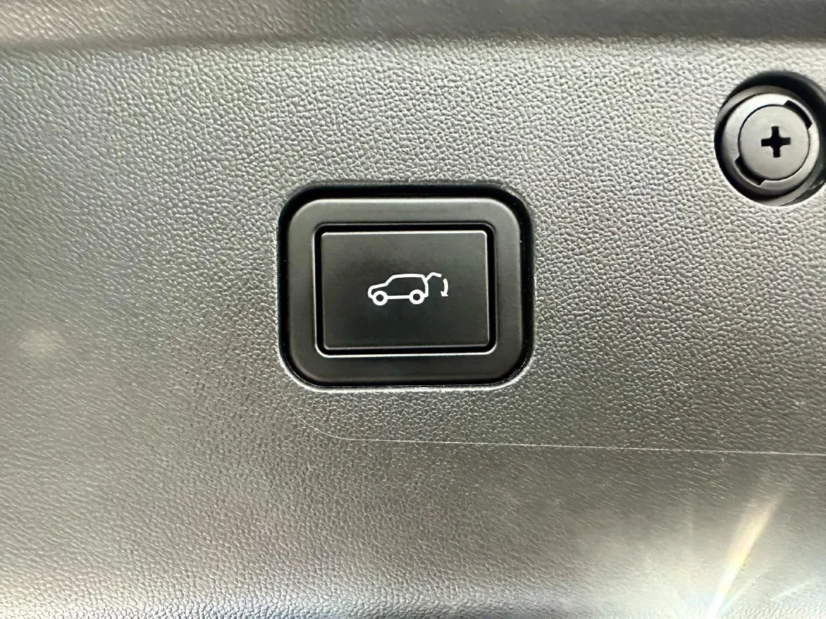 2024 ChangAn UNI-K 2.0T 233HP L4 8AT,autocango,china used car exporter,china ev exporter,chinese used car exporter,chinese used ev exporter