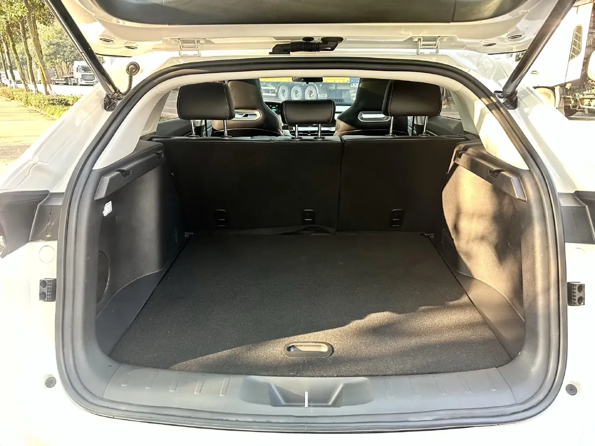 2024 ChangAn UNI-K 2.0T 233HP L4 8AT,autocango,china used car exporter,china ev exporter,chinese used car exporter,chinese used ev exporter