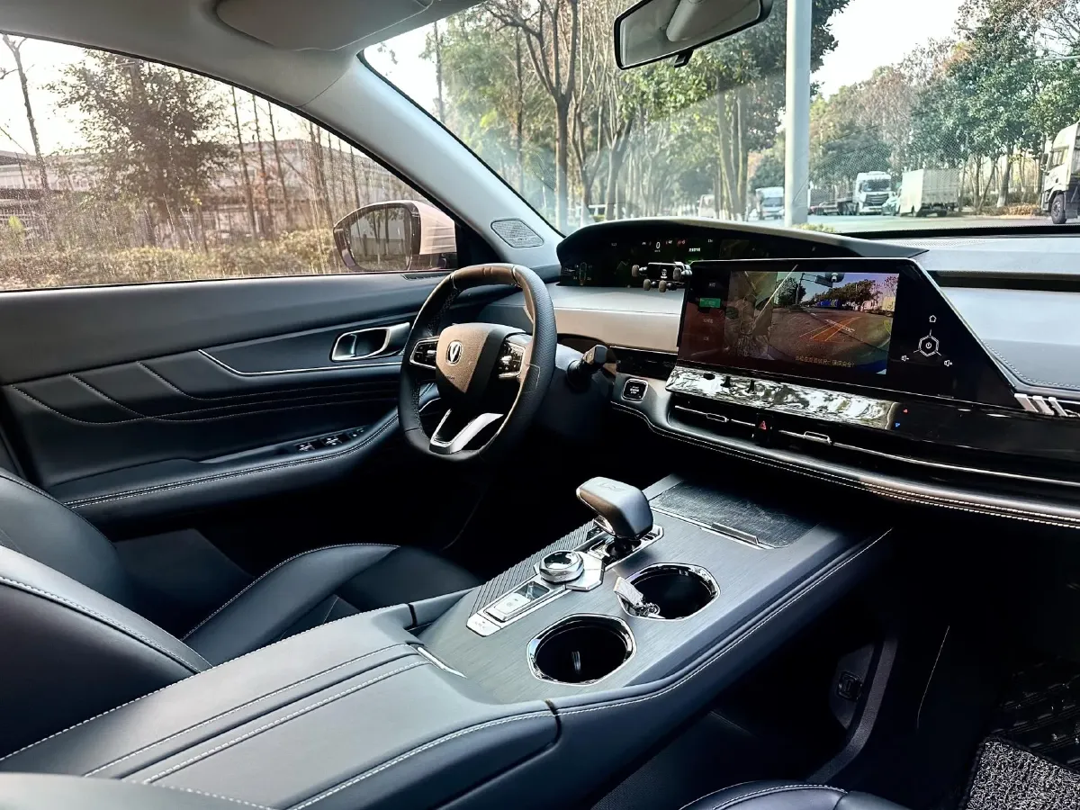 2024 ChangAn UNI-K 2.0T 233HP L4 8AT,autocango,china used car exporter,china ev exporter,chinese used car exporter,chinese used ev exporter