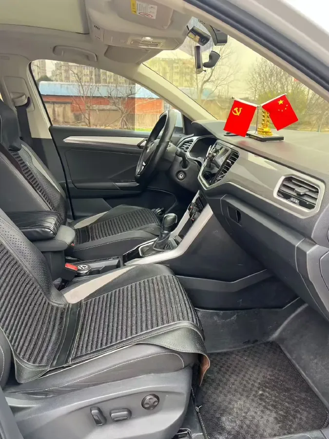 2021 Volkswagen T-Roc 1.4T 150HP L4 7DCT,autocango,china used car exporter,china ev exporter,chinese used car exporter,chinese used ev exporter