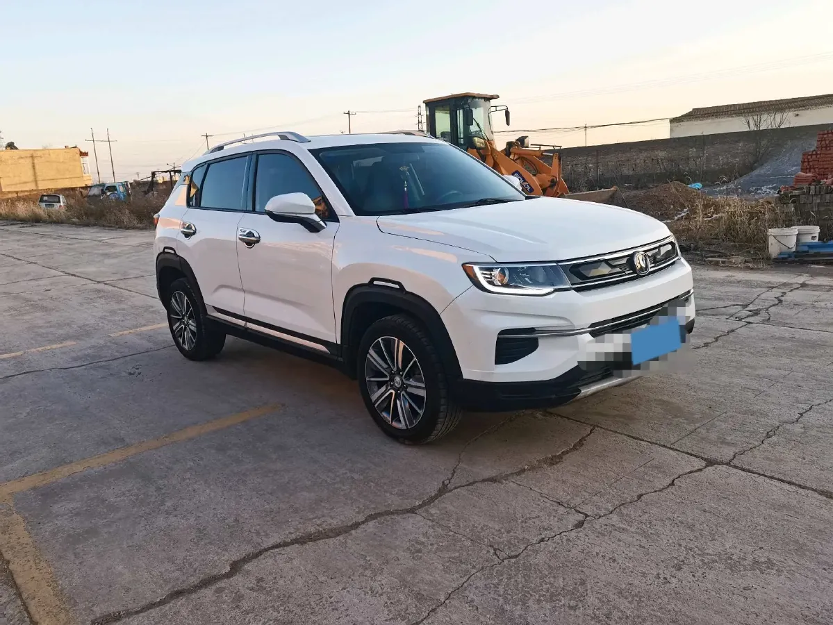 2019 ChangAn CS35 Plus 1.6L 128HP L4 5MT,autocango,china used car exporter,china ev exporter,chinese used car exporter,chinese used ev exporter