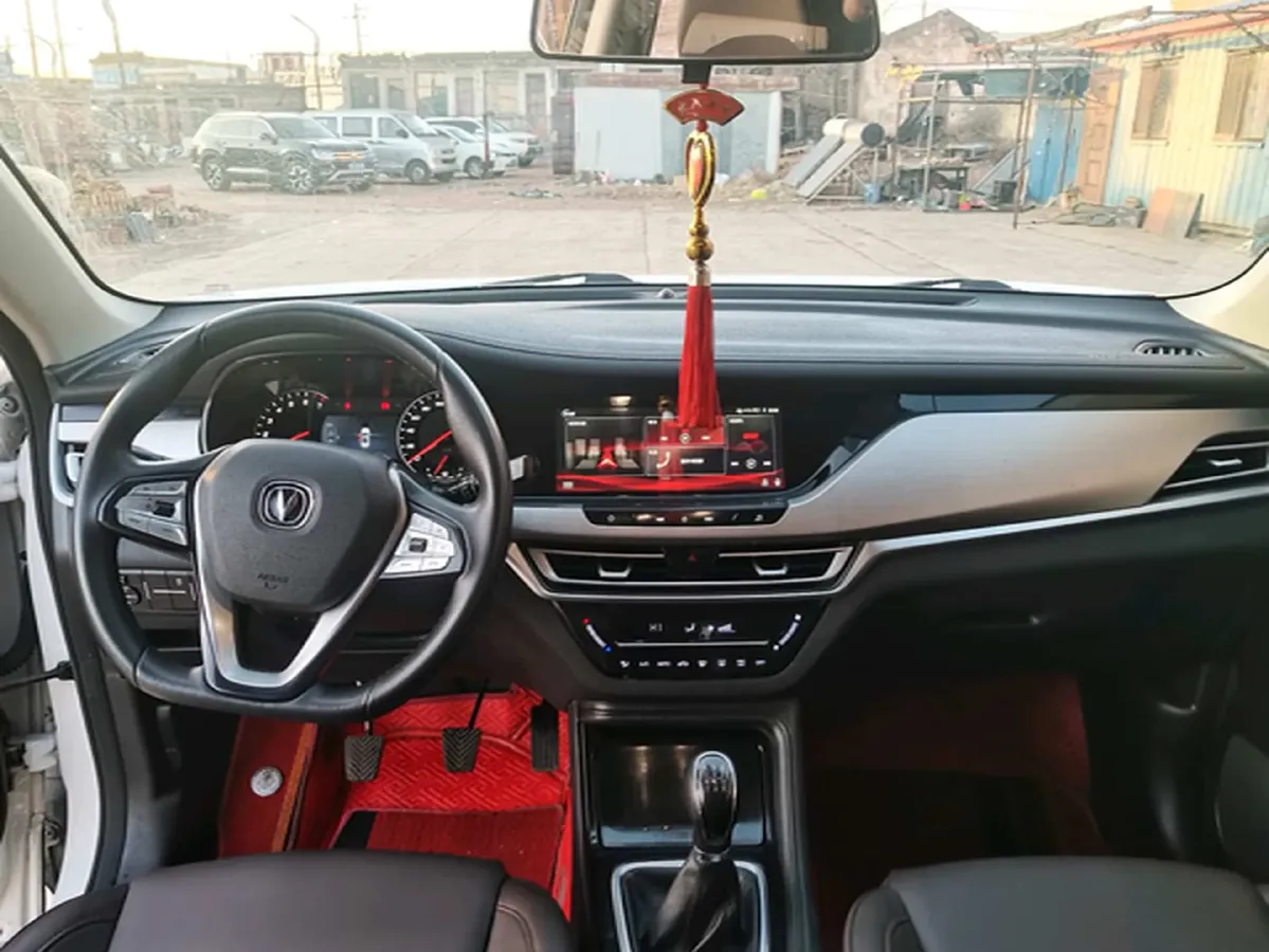 2019 ChangAn CS35 Plus 1.6L 128HP L4 5MT,autocango,china used car exporter,china ev exporter,chinese used car exporter,chinese used ev exporter