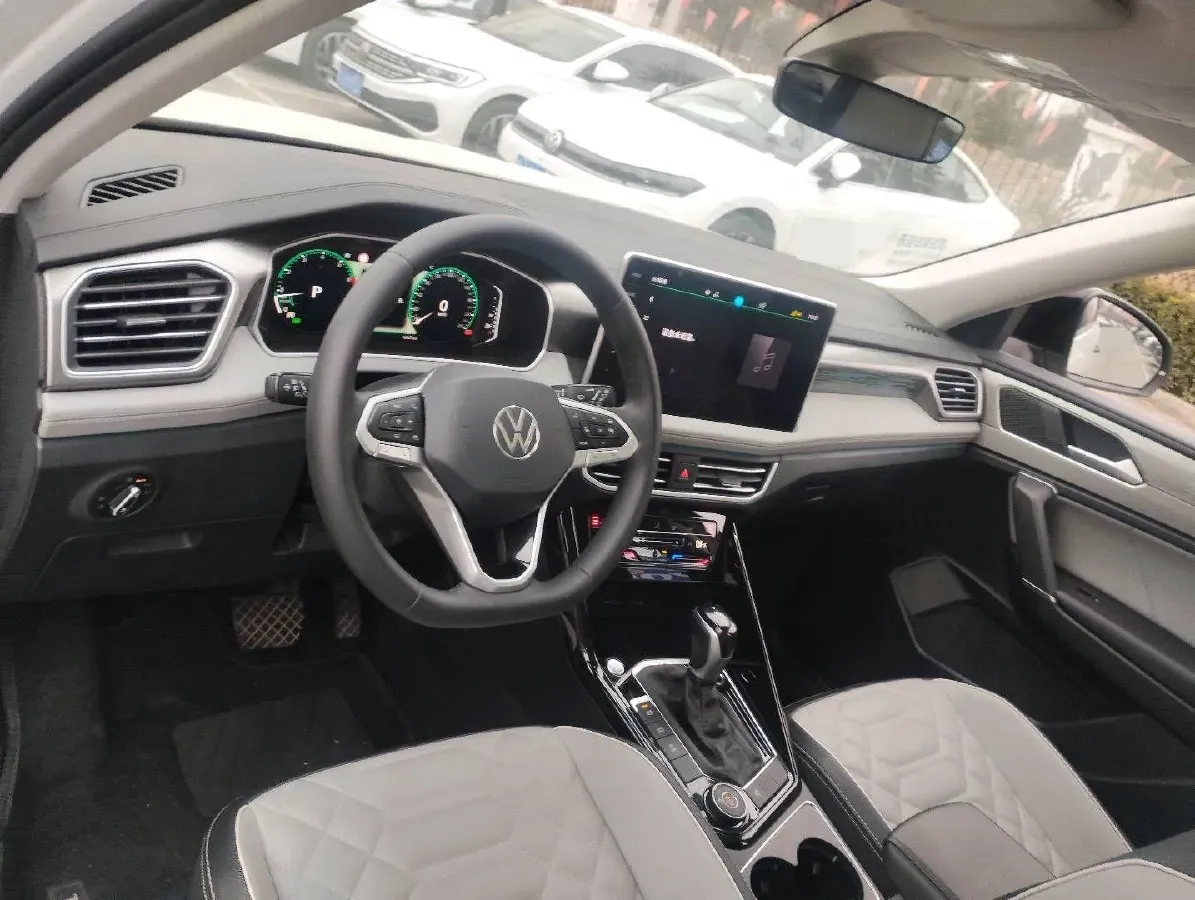 2023 Volkswagen Tayron 2.0T 220HP L4 7DCT,autocango,china used car exporter,china ev exporter,chinese used car exporter,chinese used ev exporter