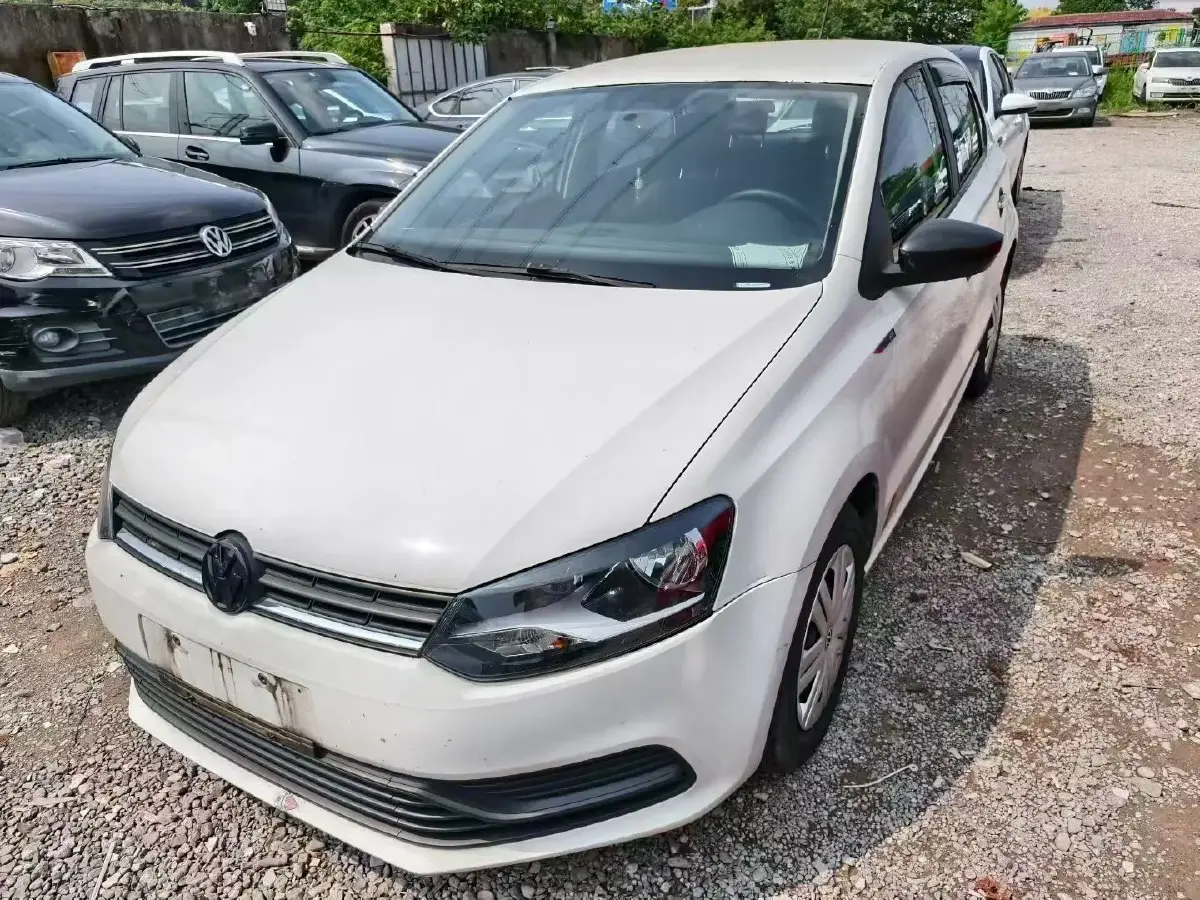 2016 Volkswagen Polo 1.4L 90HP L4 6AT