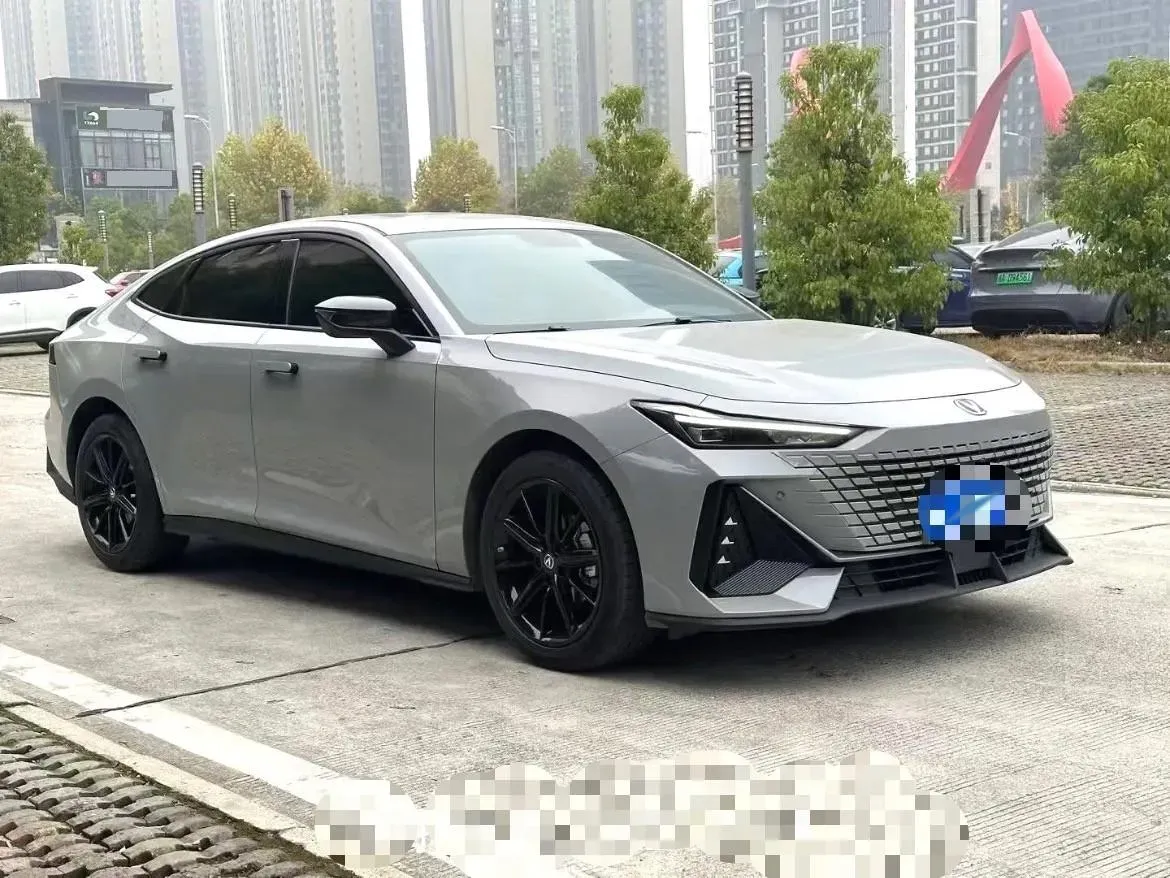 2022 ChangAn UNI-V 1.5T 188HP L4 7DCT,autocango,china used car exporter,china ev exporter,chinese used car exporter,chinese used ev exporter