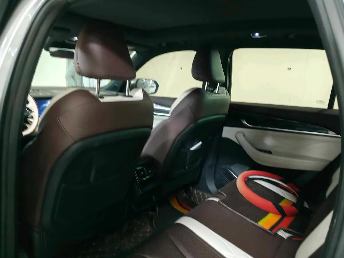 2021 Geely Monjaro 2.0T 218HP L4 7DCT,autocango,china used car exporter,china ev exporter,chinese used car exporter,chinese used ev exporter