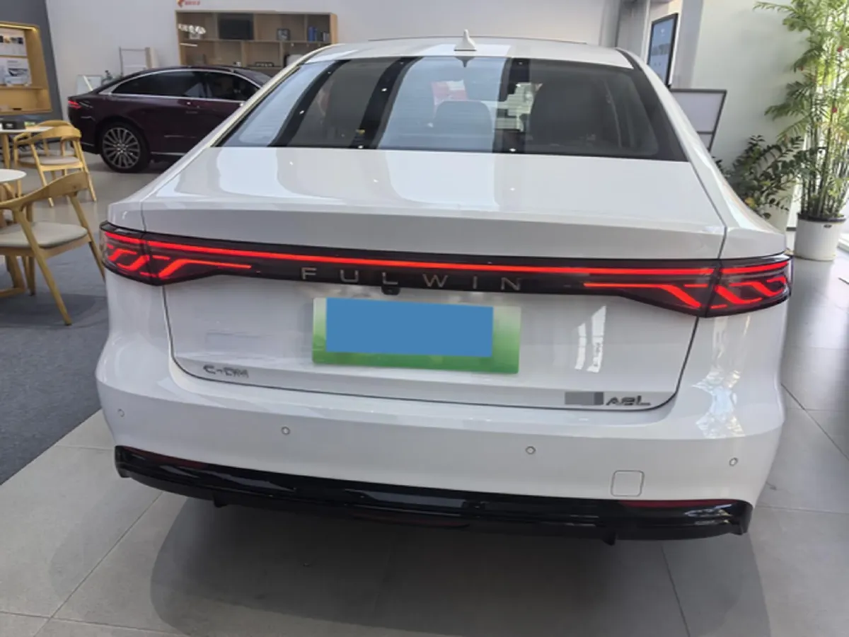 2025 Fulwin FulwinA8L 1.5T 156HP L4 1DHT PHEV 18.67KWH,autocango,china used car exporter,china ev exporter,chinese used car exporter,chinese used ev exporter