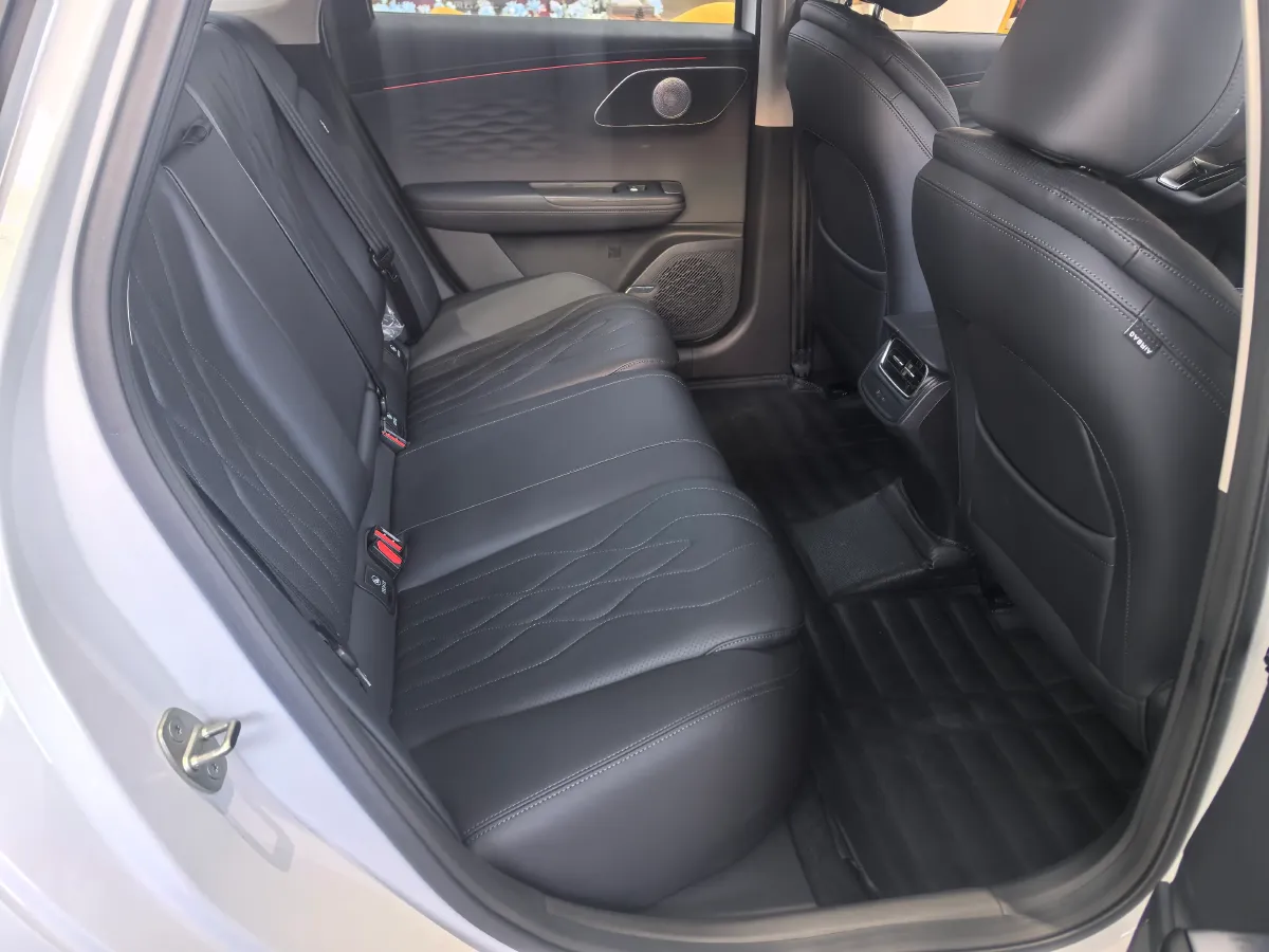 2025 Fulwin FulwinA8L 1.5T 156HP L4 1DHT PHEV 18.67KWH,autocango,china used car exporter,china ev exporter,chinese used car exporter,chinese used ev exporter