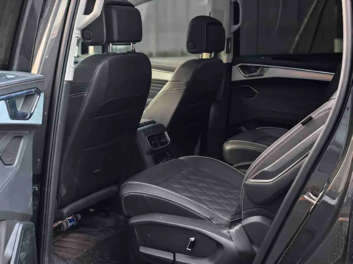 2023 Volkswagen Talagon 2.0T 220HP L4 7DCT,autocango,china used car exporter,china ev exporter,chinese used car exporter,chinese used ev exporter