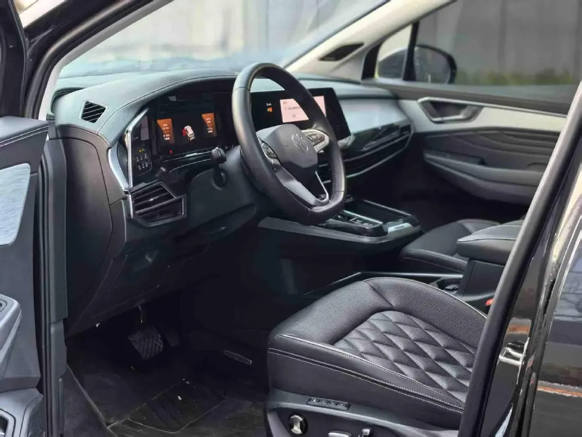 2023 Volkswagen Talagon 2.0T 220HP L4 7DCT,autocango,china used car exporter,china ev exporter,chinese used car exporter,chinese used ev exporter