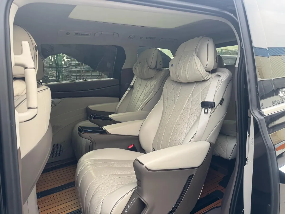 2022 HongQi HS7 3.0T 337HP V6 8AT,autocango,china used car exporter,china ev exporter,chinese used car exporter,chinese used ev exporter