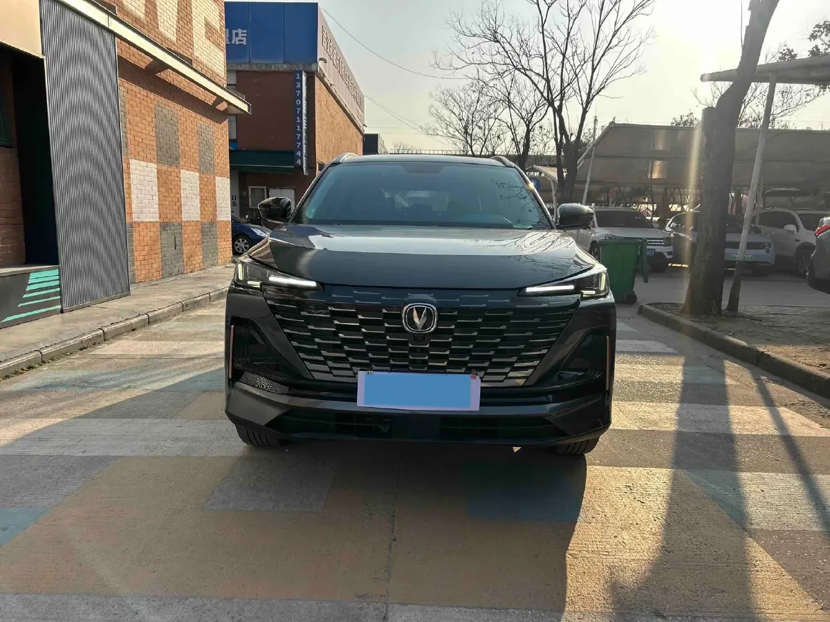 2022 ChangAn Oshan X7 Plus 1.5T 188HP L4 7DCT,autocango,china used car exporter,china ev exporter,chinese used car exporter,chinese used ev exporter