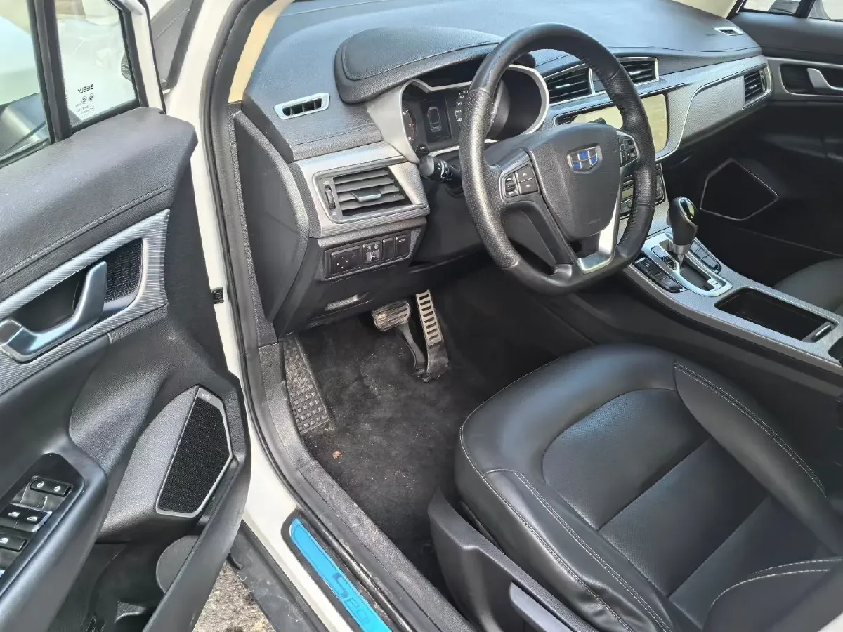 2017 Landwind X2 1.6L 125HP L4 4AT,autocango,china used car exporter,china ev exporter,chinese used car exporter,chinese used ev exporter