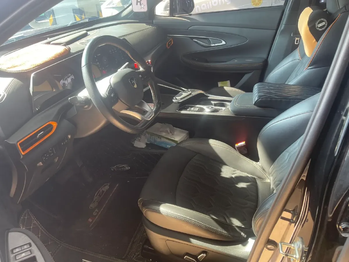 2022 ChangAn UNI-T 1.5T 188HP L4 7DCT,autocango,china used car exporter,china ev exporter,chinese used car exporter,chinese used ev exporter