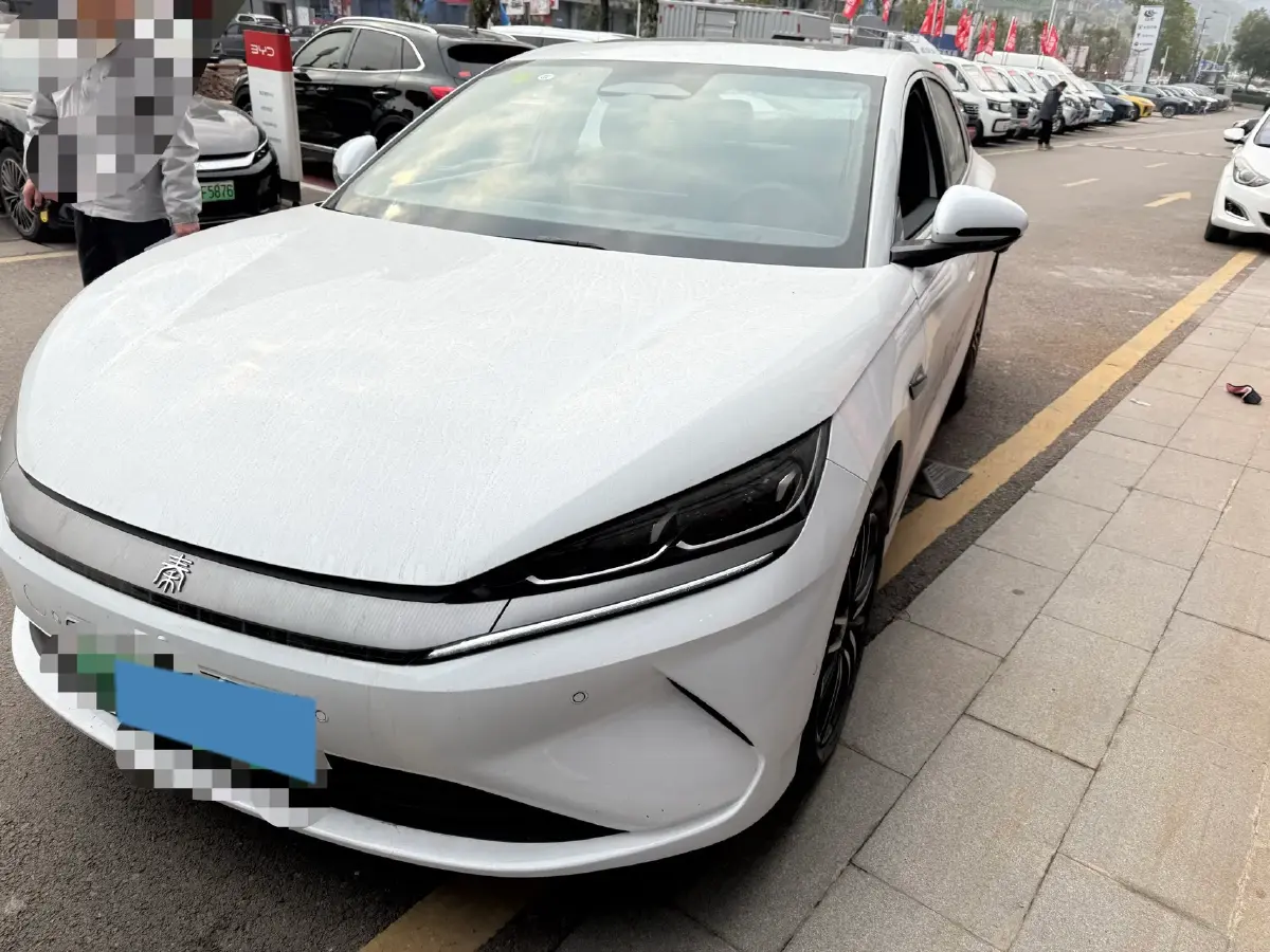 2025 BYD QinL BEV