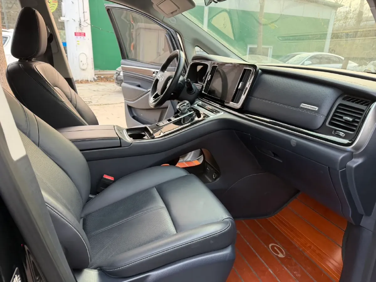 2021 GAC Trumpchi M8 2.0T 252HP L4 8AT,autocango,china used car exporter,china ev exporter,chinese used car exporter,chinese used ev exporter