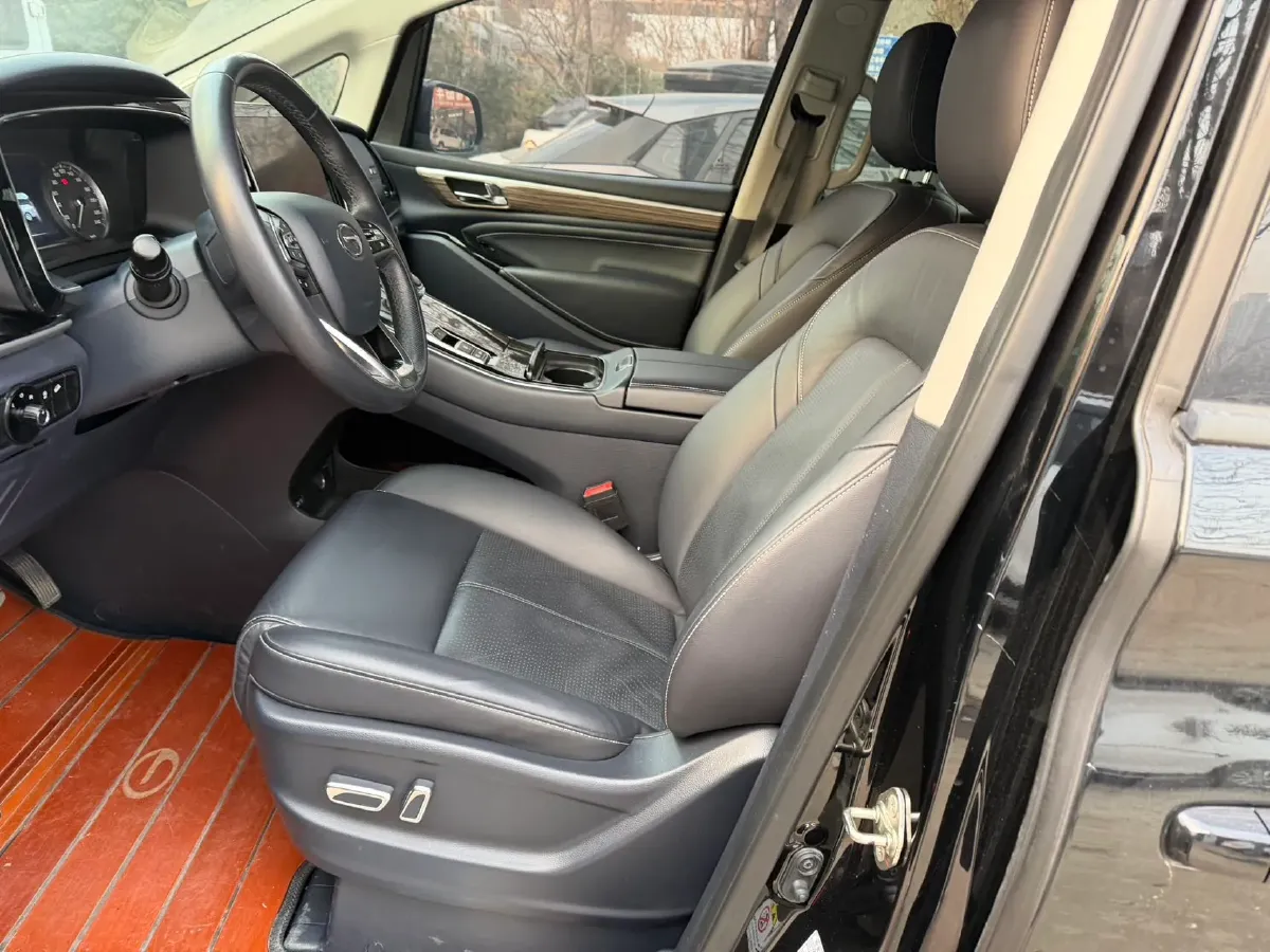 2021 GAC Trumpchi M8 2.0T 252HP L4 8AT,autocango,china used car exporter,china ev exporter,chinese used car exporter,chinese used ev exporter