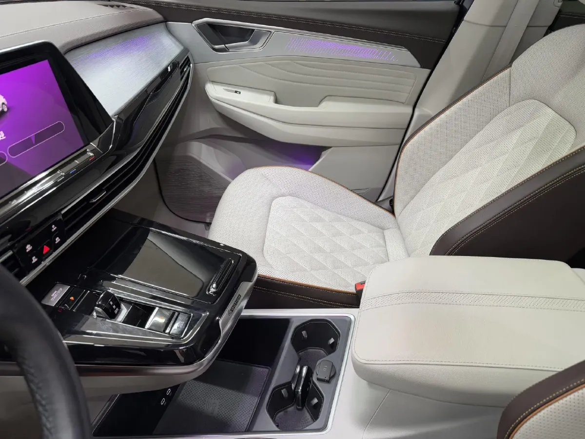 2021 Volkswagen Talagon 2.0T 220HP L4 7DCT,autocango,china used car exporter,china ev exporter,chinese used car exporter,chinese used ev exporter