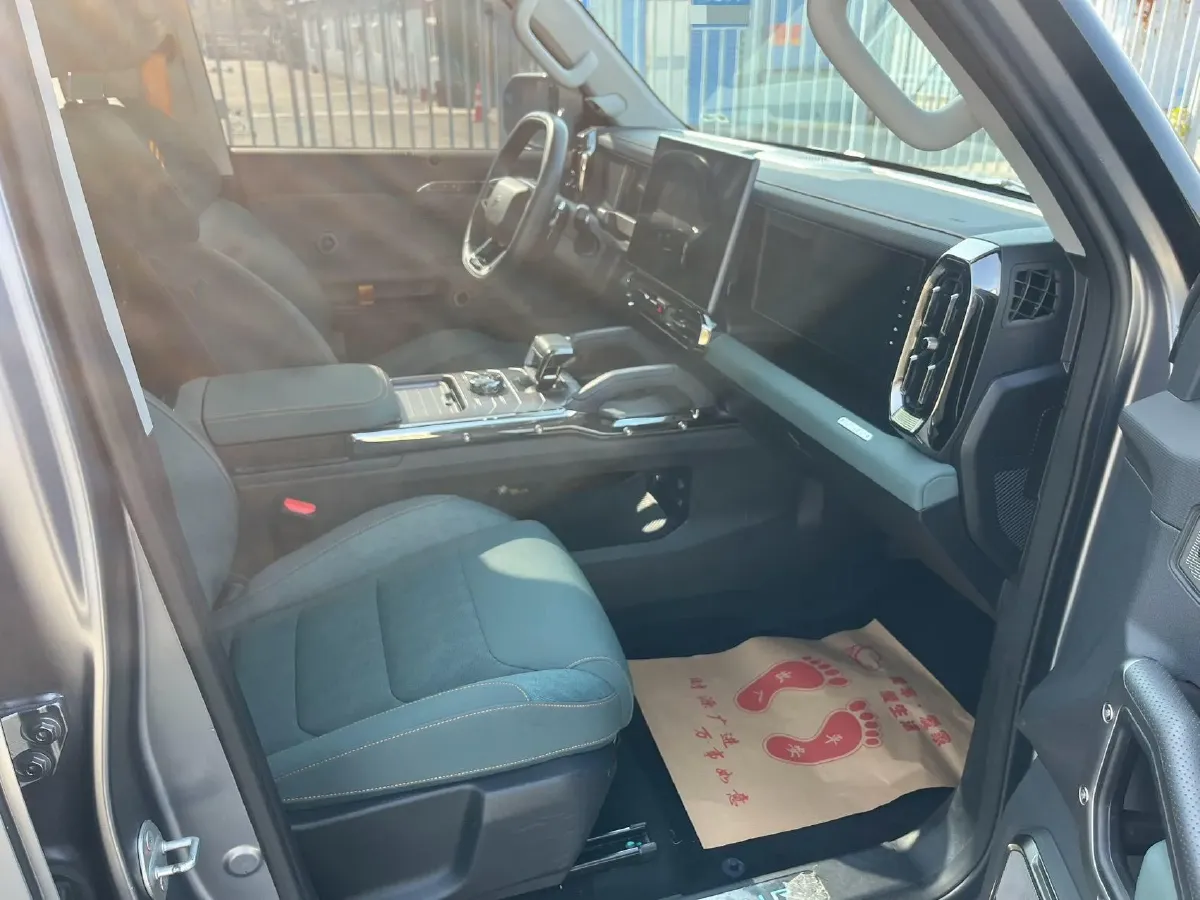 2023 Jetour Traveller 2.0T 254HP L4 7DCT,autocango,china used car exporter,china ev exporter,chinese used car exporter,chinese used ev exporter