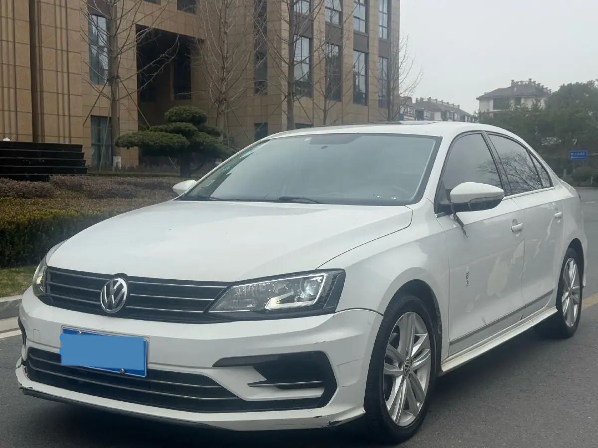 2018 Volkswagen Sagitar 1.4T 150HP L4 7DCT