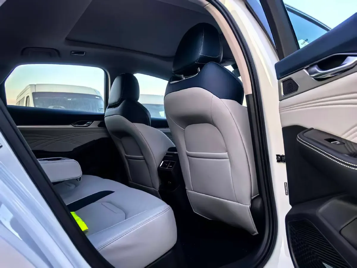 2023 Geely Preface 2.0T 190HP L4 7DCT,autocango,china used car exporter,china ev exporter,chinese used car exporter,chinese used ev exporter